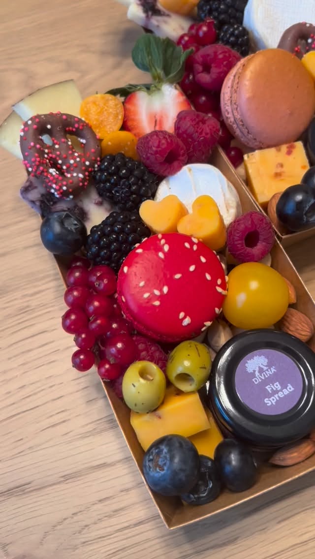 Galentine gifting - cheese 🧀 = ❤️ #orlandofoodie #valentinecharcuterie #cheese