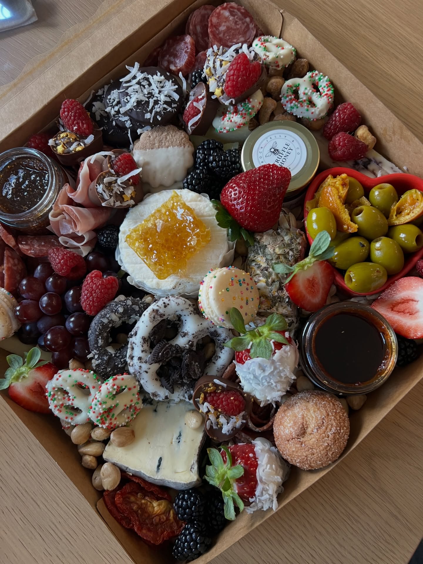 Holiday box packed with very merry charcuterie delights! #holidaycharcuterie #orlando #merry